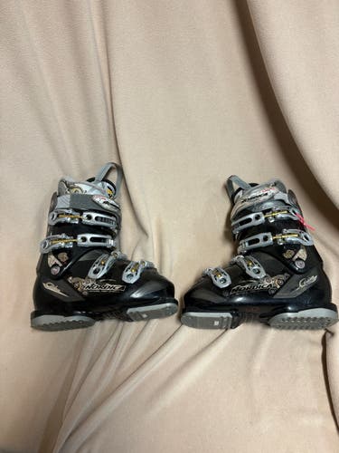 Mondo 24 & 24.5 Nordica All Mountain Cruise 65 W Ski Boots (Used)