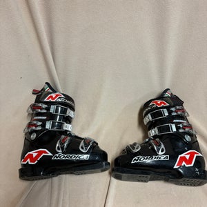 Mondo 23 & 23.5 Unisex Nordica All Mountain Dobermann Ski Boots (Used)
