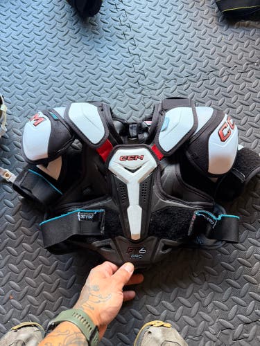 Men's Large Junior CCM JetSpeed FT6 Pro Shoulder Pads (Used)