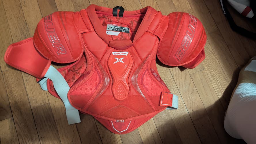 Medium Junior Bauer Vapor XR Shoulder Pads (Used)