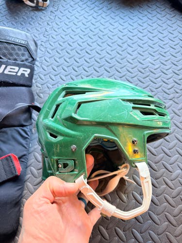 Medium Bauer Re-Akt 150 Helmet (Used)