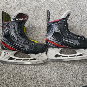 Bauer 2.9x Hockey Skates Size 4 (Used)