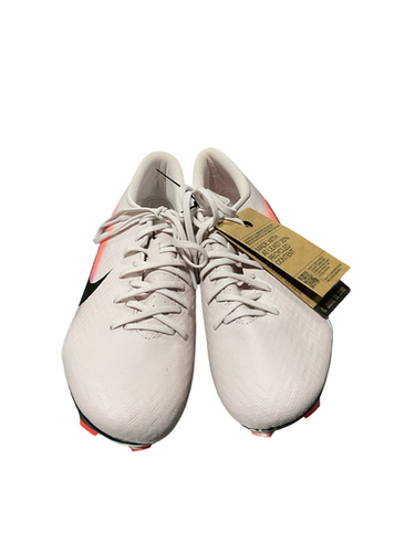 Used Nike Soccer Cleats Beige Senior 7.5 11834-S000048350