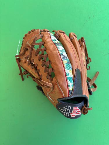 44 Pro Signature Series LH Outfield Baseball Glove 12"