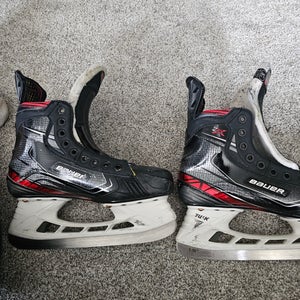 Black Bauer Vapor 2X Hockey Skates Size 5.5 (Used)