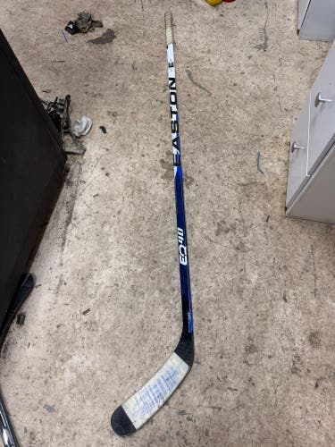 Senior Easton Synergy EQ20 Right Handed Hockey Stick 65 Flex (Used)