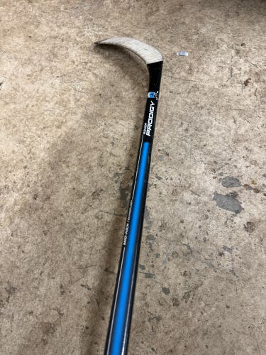Youth Bauer Prodigy Right Handed Hockey Stick 40 Flex (Used)
