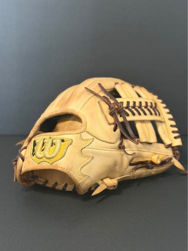 Rare Japanese Wilson Staff D5 model RH Infield Baseball Glove 11.75" (Used)