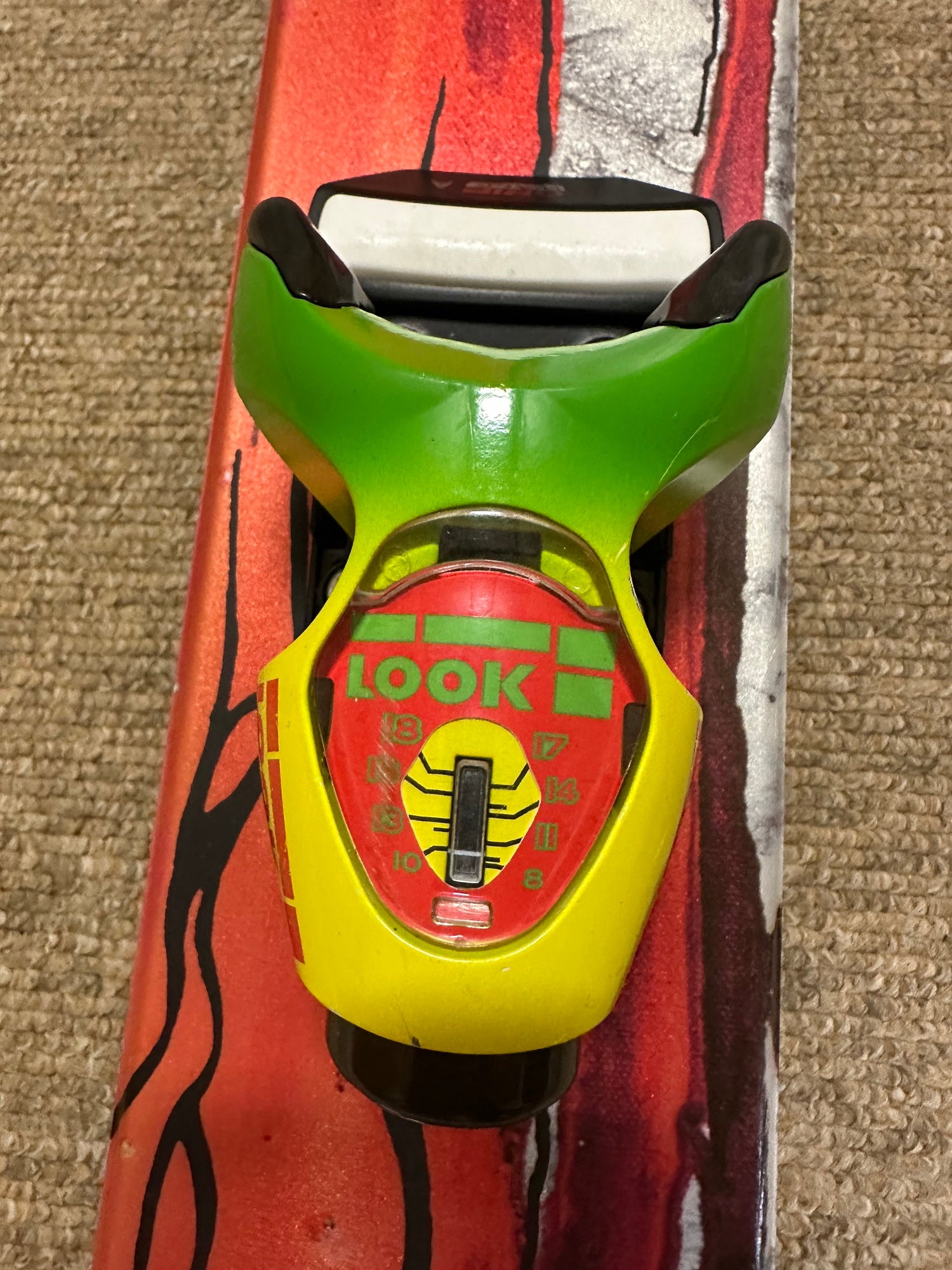 Look Pivot 18 Ski Bindings | Used and Closeout