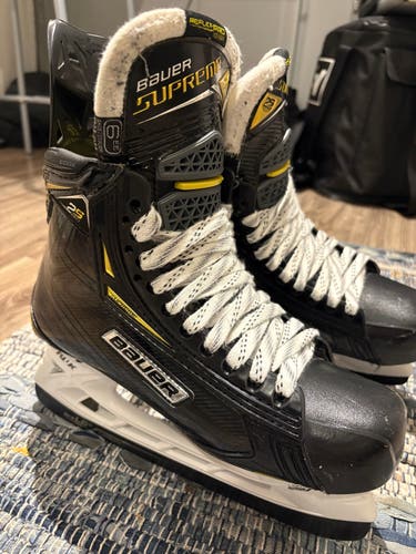 Like new - Bauer Supreme 2S Pro Hockey Skates Size 6EE