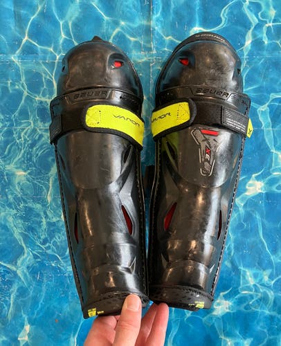 Junior Bauer Vapor 3X Shin Pads 12" (Used)
