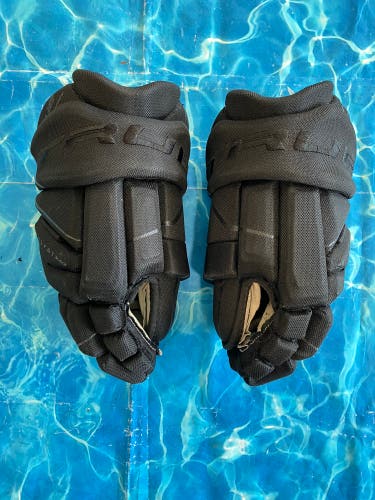 Junior True Catalyst Black Gloves 13" (Used)