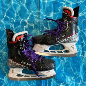 Intermediate Bauer Vapor 3X Hockey Skates Size 4.5 (Used)