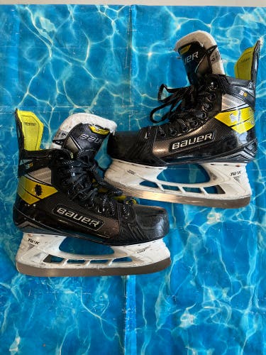 Senior Bauer Supreme 3S Hockey Skates Size 6.5 (Used)