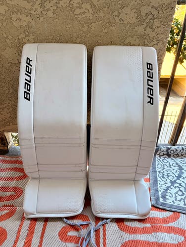 33" Bauer GSX Goalie Leg Pads (BARELY Used)