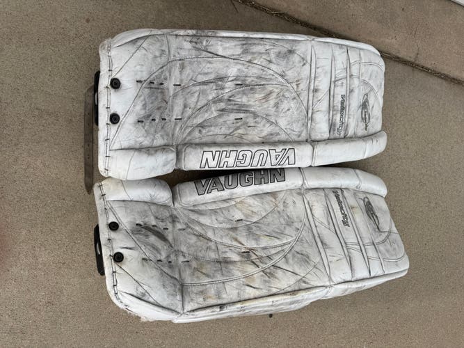 USED VAUGHN Velocity ICE HOCKEY GOALIE LEG PADS - JR  7000 2 35+1