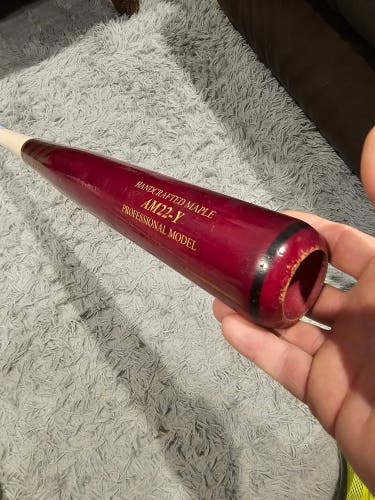 Marucci AM22 Maple Bat (-3) 31" (Used)