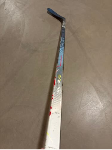 Intermediate Bauer Vapor Hyperlite Left Hand Hockey Stick P92M 65 Flex (Used)