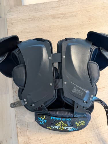 Small Adult Xenith Velocity Pro Light Shoulder Pads (Used)