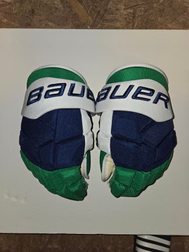 Carolina Hurricanes Whalers Night Supreme Mach Pro Gloves 14" Pro Stock Used