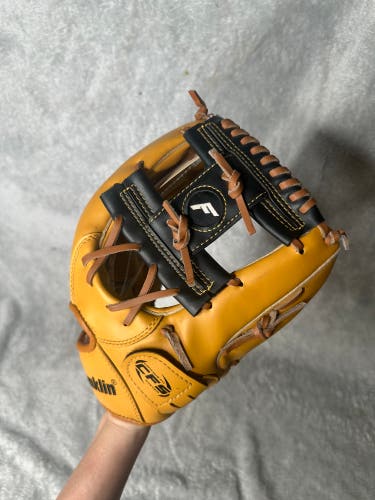 Brown Franklin Fieldmaster RH Outfield Baseball Glove 11" (Used)