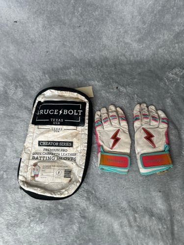 White Medium Bruce Bolt Batting Gloves (Used)