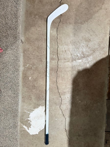 Intermediate Zt Pro Right Handed Hockey Stick P28 55 Flex (Used)
