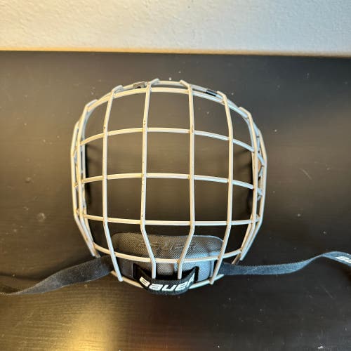 Medium Bauer FM2100 Full Cage (Used)
