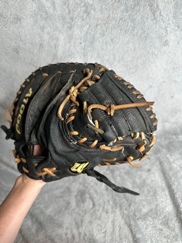 Black Wilson A1000 RH Catcher's Baseball Glove 32.5" (Used)