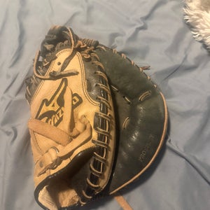 Mizuno Prospect RH Catcher's Baseball Glove 32" (Used)