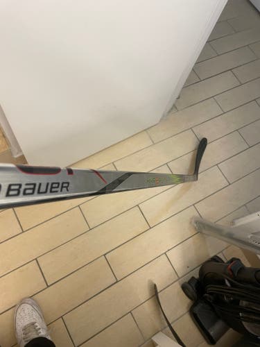 Senior Bauer Vapor Hyperlite 2 Left Hand Hockey Stick P28 55 Flex (New)