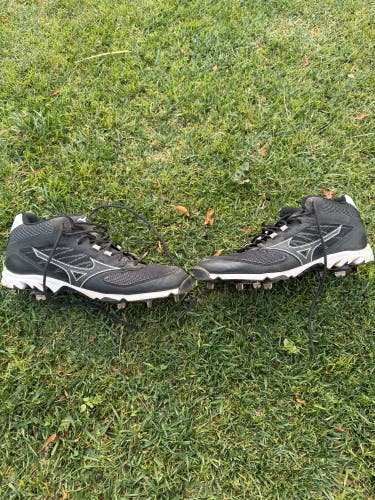 Mizuno Dominant 2 9 Spike men’s 10.5 (used)