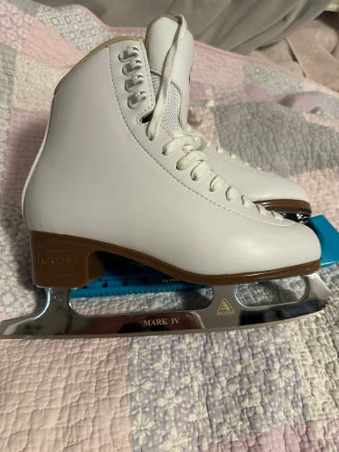 Jackson Ultima Artiste Figure Skates B Adult 6.5 (Used)