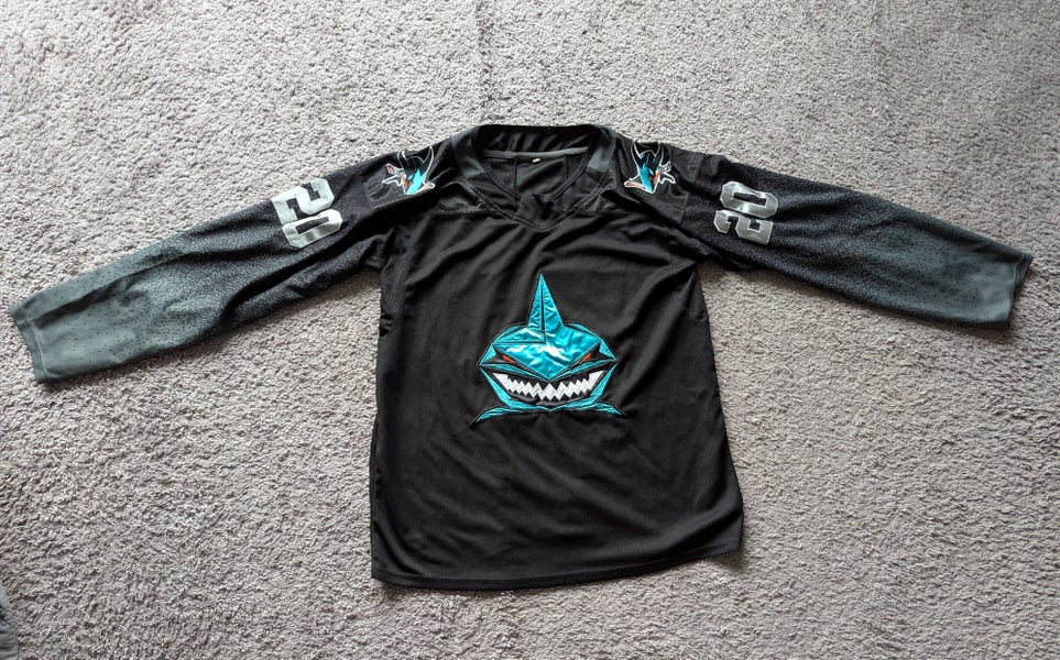 BLACK SHARK HOCKEY JERSEY MEN'S LARGE #20 No Name Reebok (Replica Series)