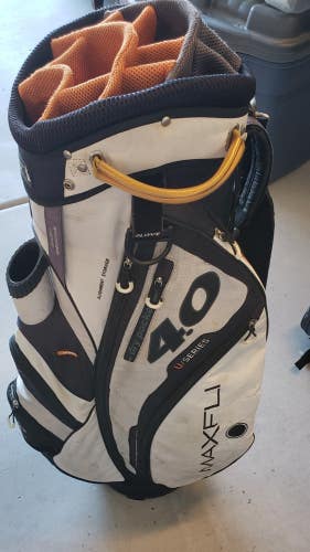 VERY NICE MAXFLI 4.0 U SERIES CART BAG -14 WAY W PUTTER TUBE WHITE & BLACK AZ326