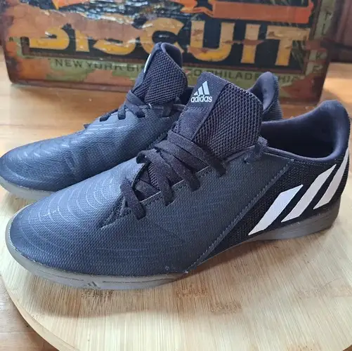 Women's Adult Adidas Molded Cleats Cleats (Used)