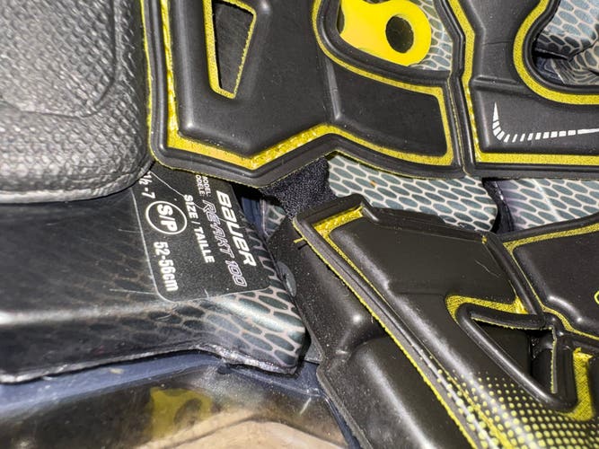 Small Bauer Re-Akt 100 Helmet (Used)