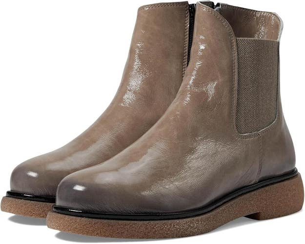 Eric Michael Garda Boots Womens 7.5-8 Taupe Patent Leather Round Toe Ankle NCZ74