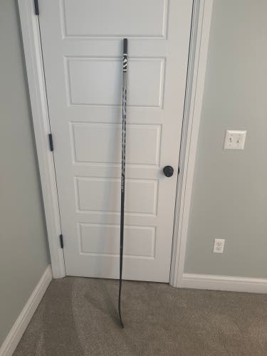 Senior Warrior Alpha LX Pro Right Handed Hockey Stick Toe Pattern 80 Flex Pro Stock (New)