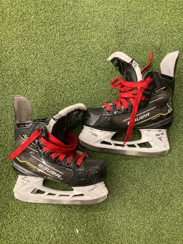 Junior Bauer Supreme Matrix Hockey Skates | Size 1.5