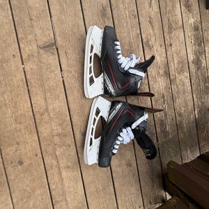2019 Bauer Vapor X2.6 Hockey Skates 8.5 (Used)