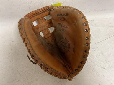 Used Wilson A9880 Softball Catchers RH Throw Brown 33 1/2" 11855-S000201395