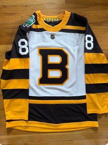 Boston Bruins David Pastrnak 2019 Winter Classic Adidas Jersey Size 52 (Large)