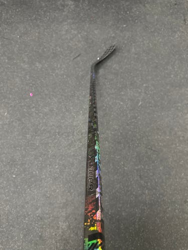 Intermediate Bauer Twitch Right Handed Hockey Stick P92 65 Flex (New)