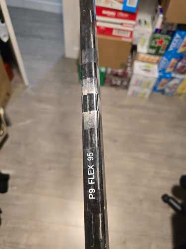 Senior Custom Extra Lite Right Handed Hockey Stick PM9 95 Flex (New)