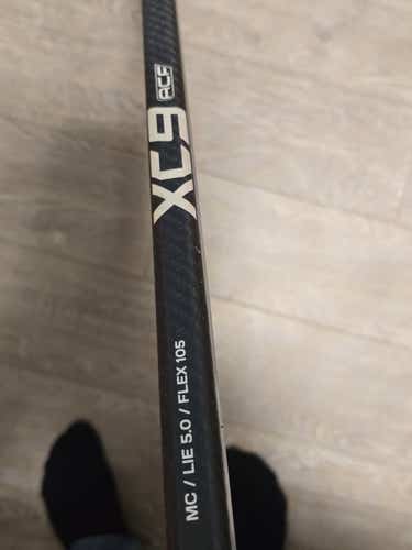 Senior True XC9 ACF Right Handed Hockey Stick MC 105 Flex (Used)