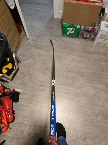 Senior True XC9 ACF Right Handed Hockey Stick MC 105 Flex (Used)