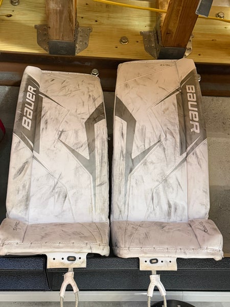 33" 2025 Bauer Sv-Pro Goalie Leg Pads (Used)