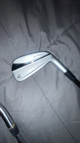 Men's TaylorMade P790 2 iron Right Handed Stiff Flex Graphite Shaft (Used)