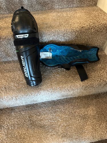 Bauer shin pads